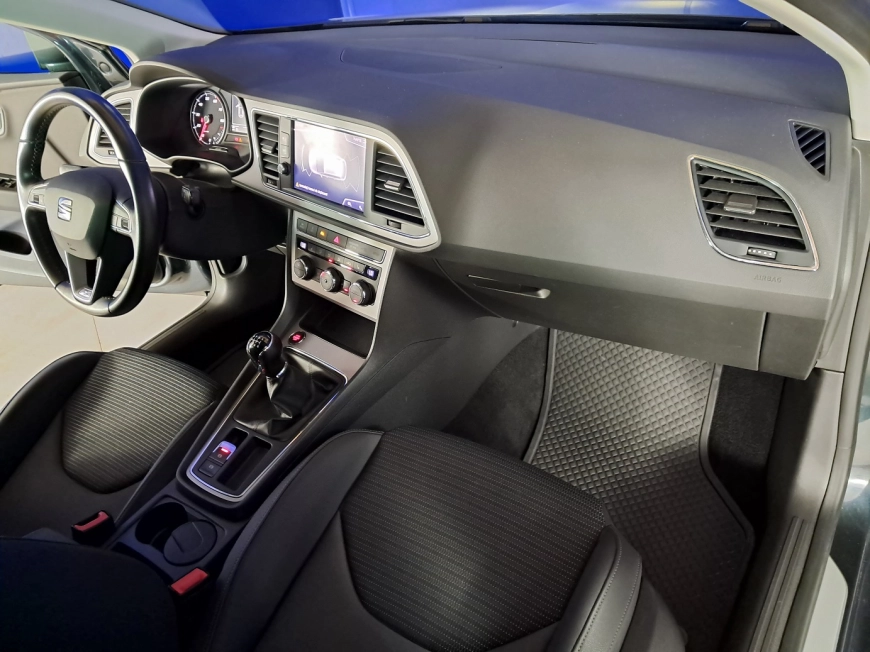 SEAT LEON