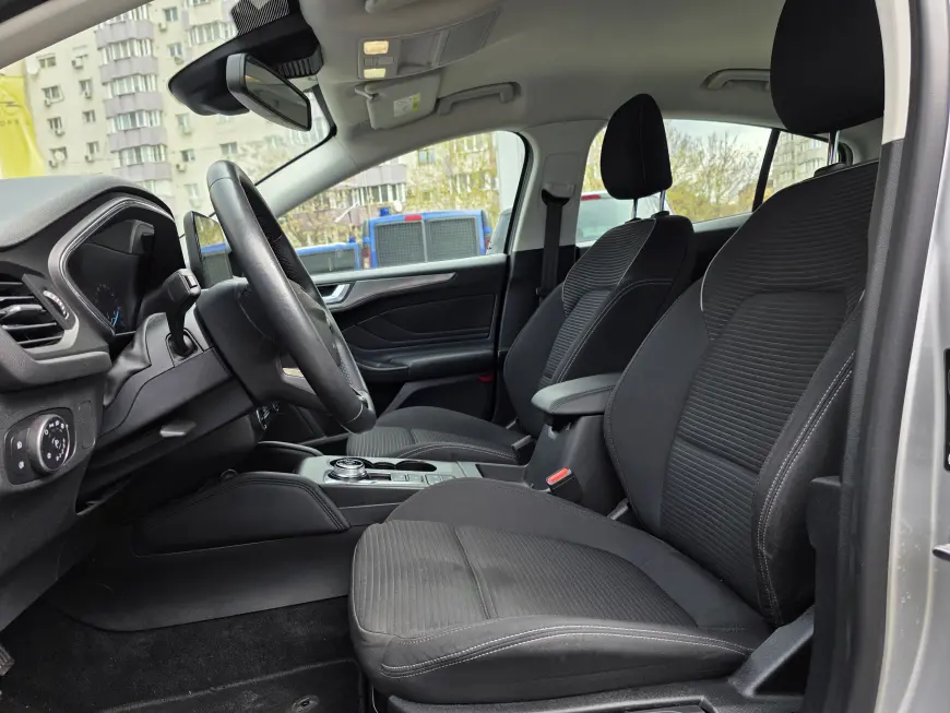 FORD FOCUS HATCHBACK 1.0 EcoBoost 125 CP Titanium A8