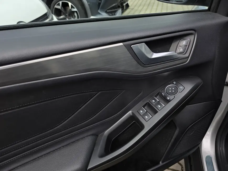FORD FOCUS HATCHBACK 1.0 EcoBoost 125 CP Titanium A8