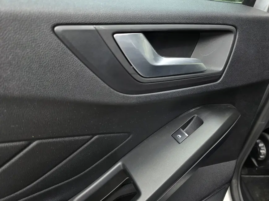 FORD FOCUS HATCHBACK 1.0 EcoBoost 125 CP Titanium A8