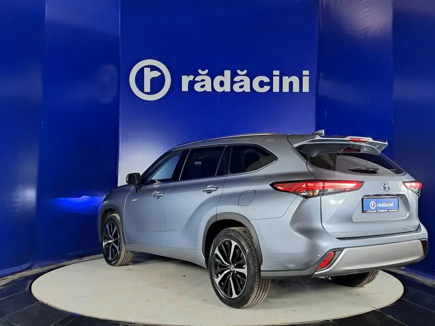 TOYOTA HIGHLANDER