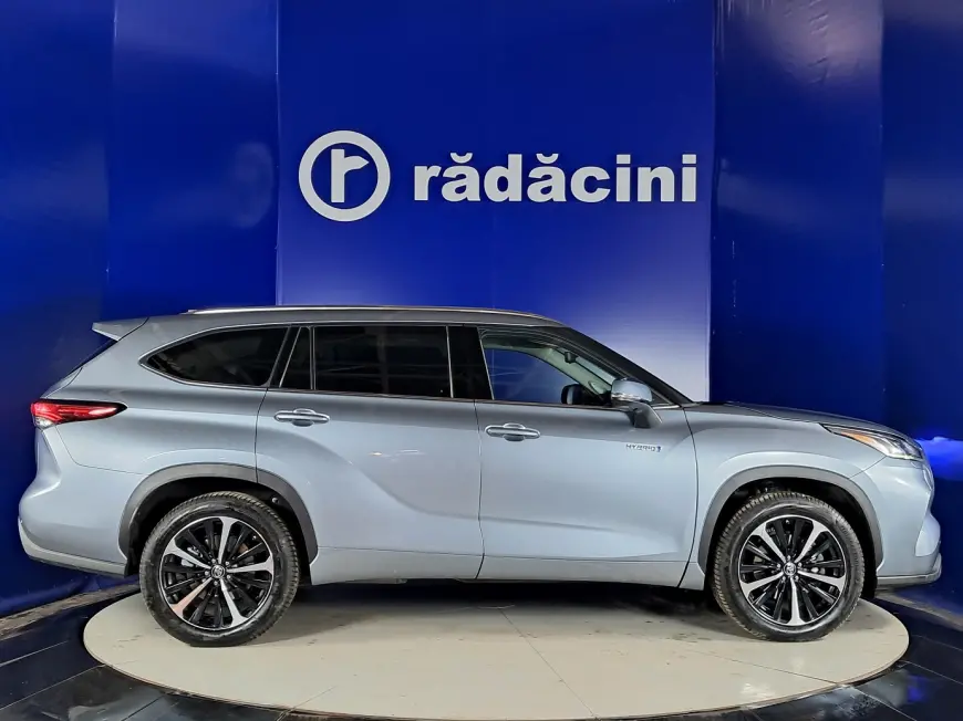 TOYOTA HIGHLANDER