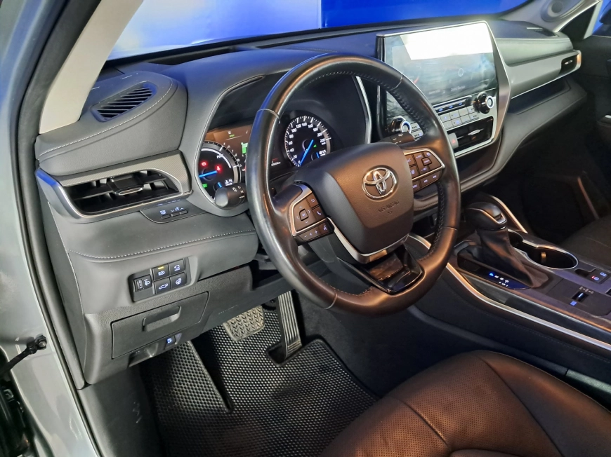 TOYOTA HIGHLANDER