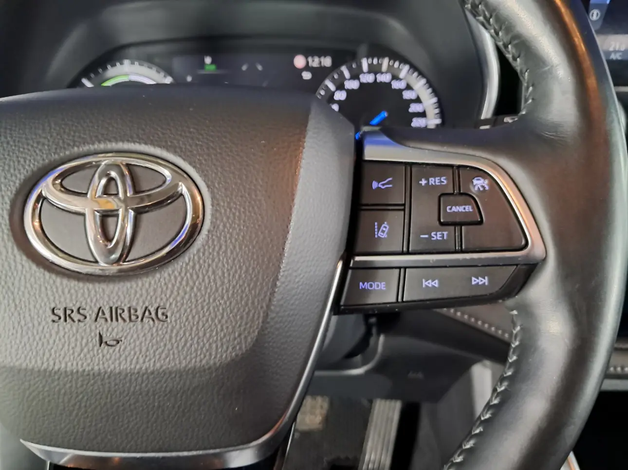 TOYOTA HIGHLANDER