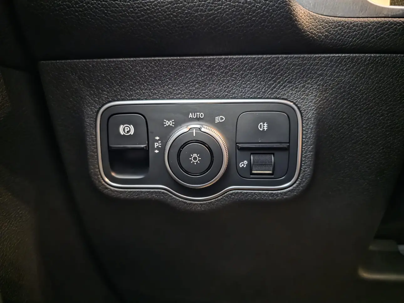 Mercedes-Benz GLB 200 1.4 163CP 7-G DCT 2021