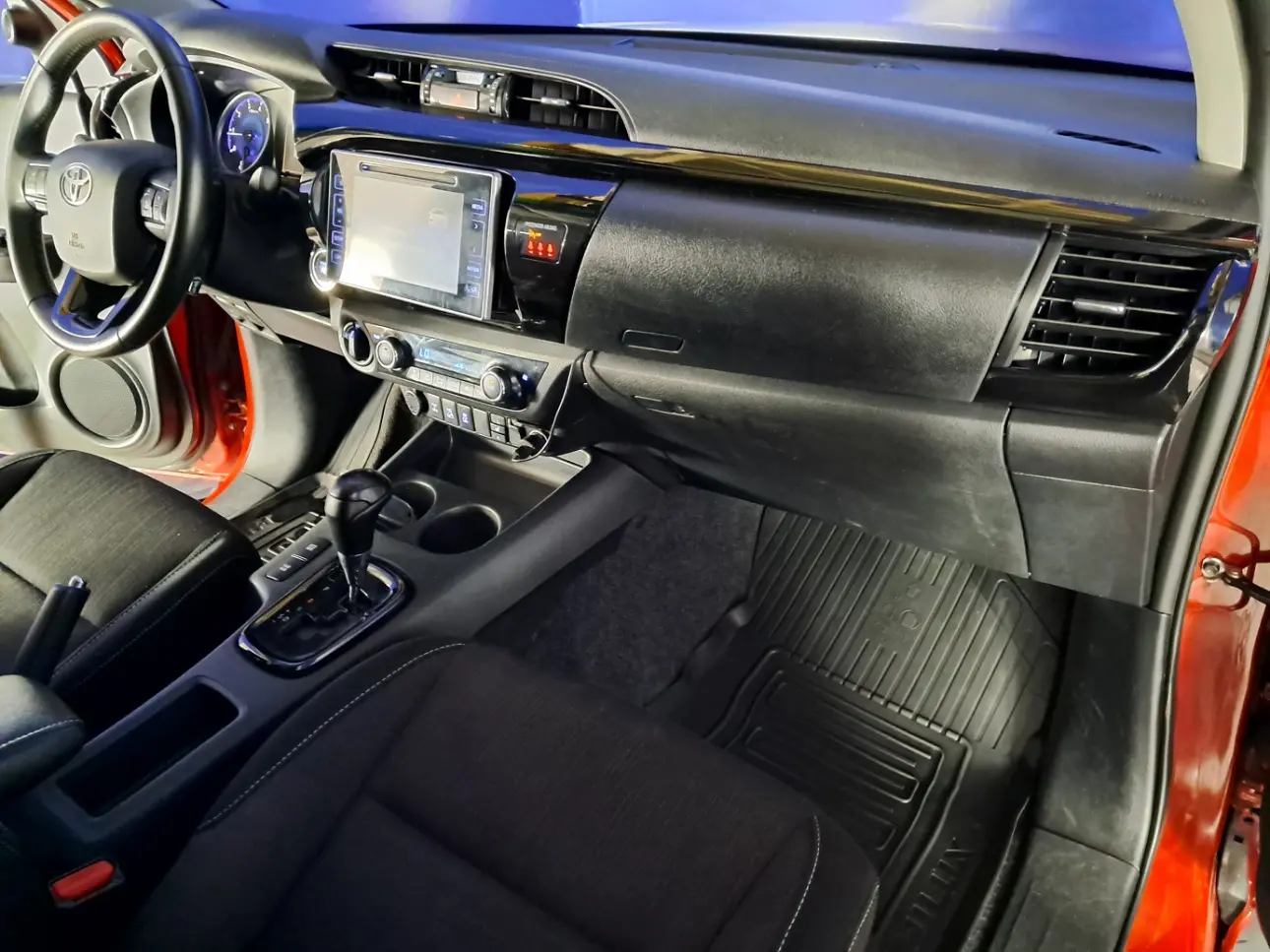 Toyota HILUX SUV 2018