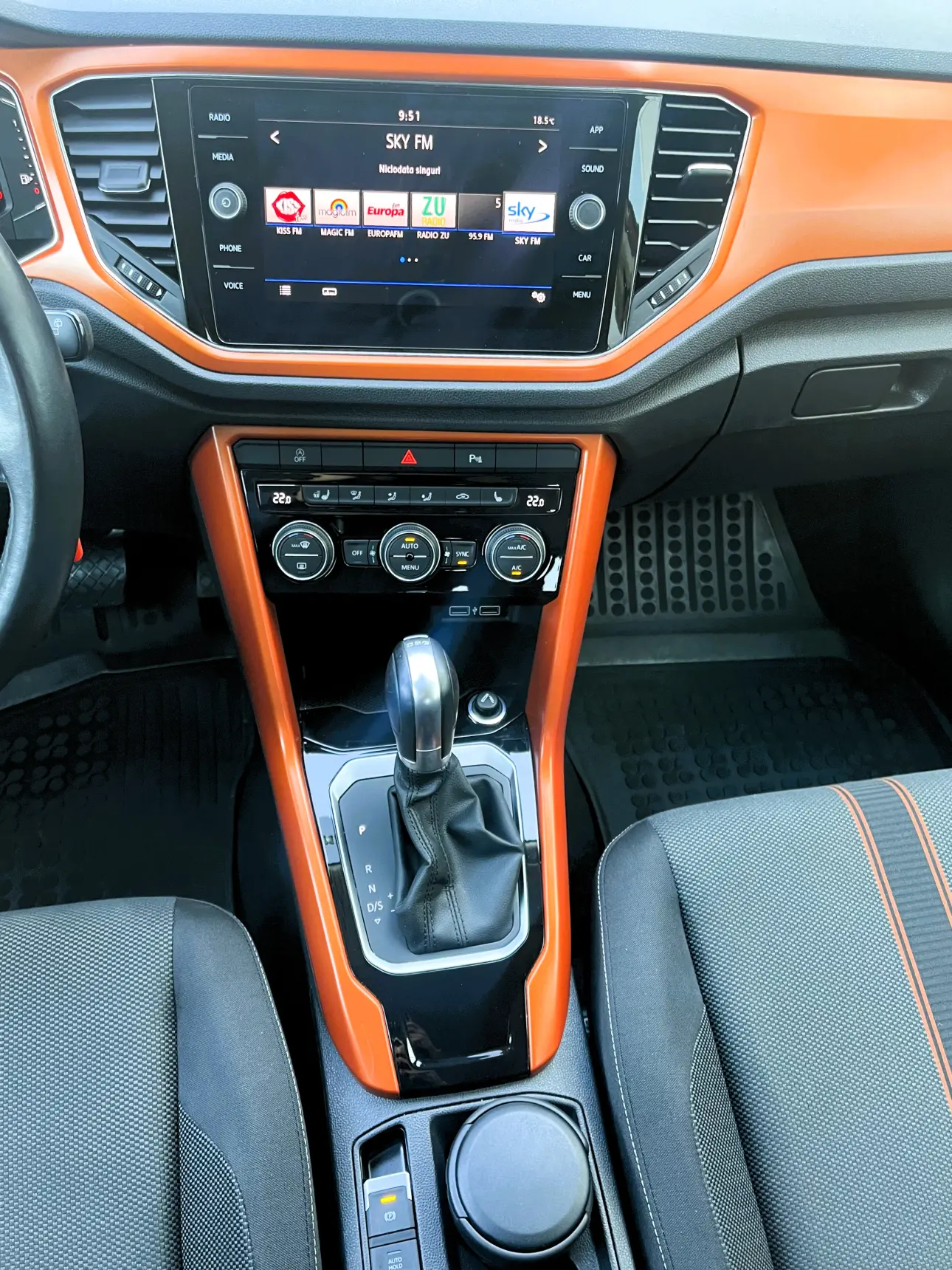 Volkswagen T-Roc SUV 2019