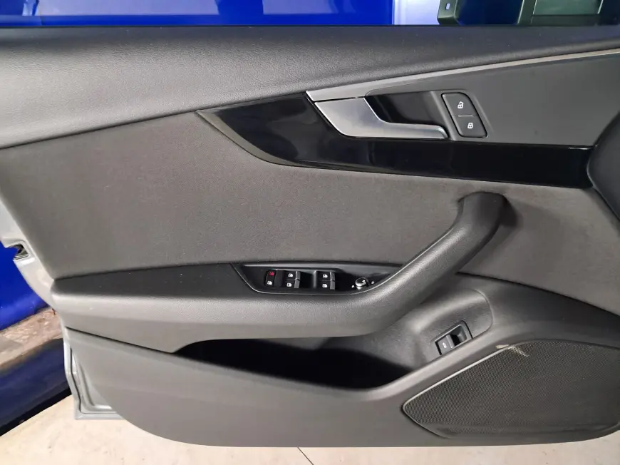 Audi A4 Hatchback 2017