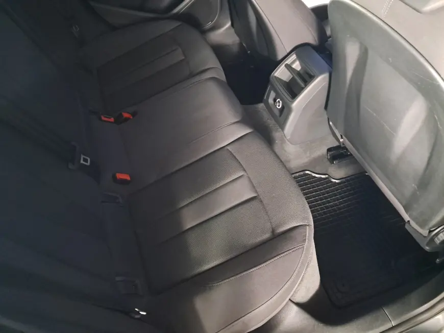 Audi A4 Hatchback 2017