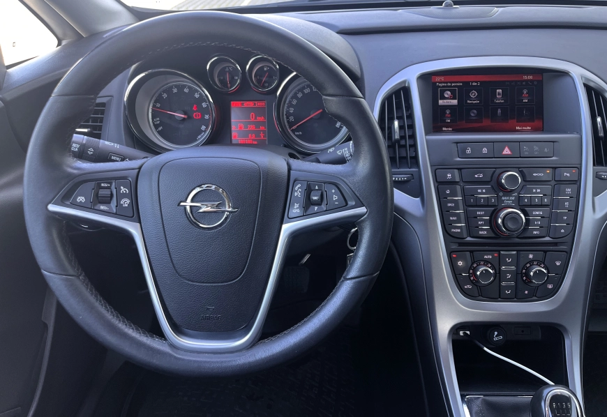 Opel Astra J Sedan 2017