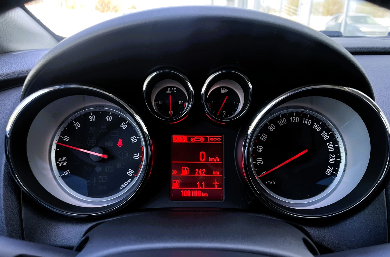 Opel Astra J Sedan 2017