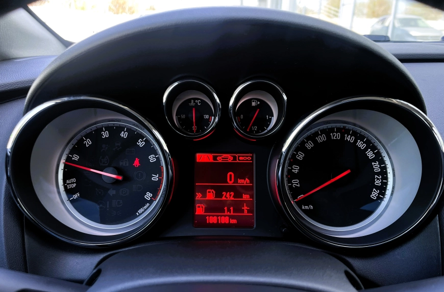 Opel Astra J Sedan 2017