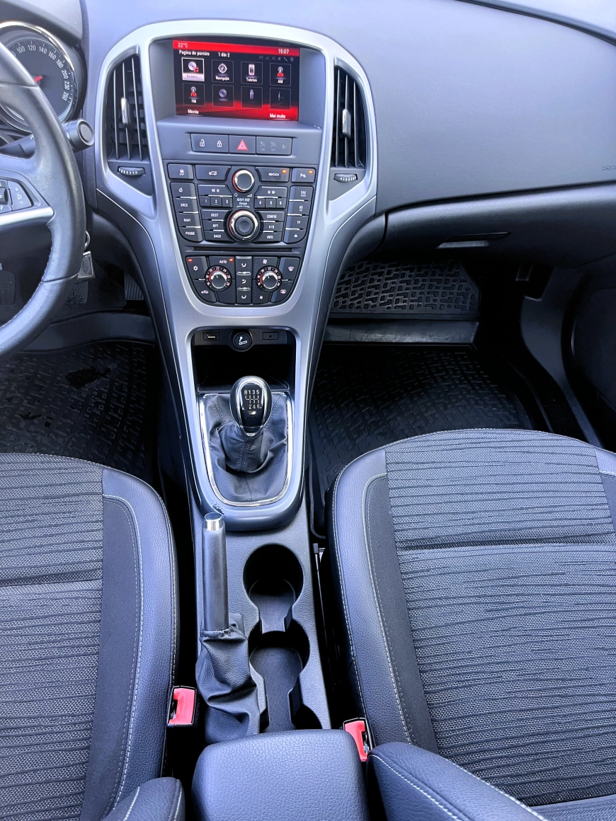 Opel Astra J Sedan 2017