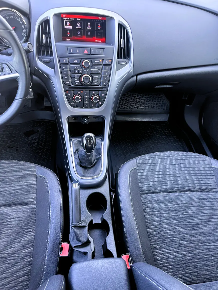 Opel Astra J Sedan 2017
