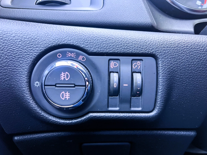 Opel Astra J Sedan 2017