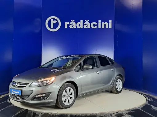 Opel-ASTRA-Sedan-2019-1.4-Manuala