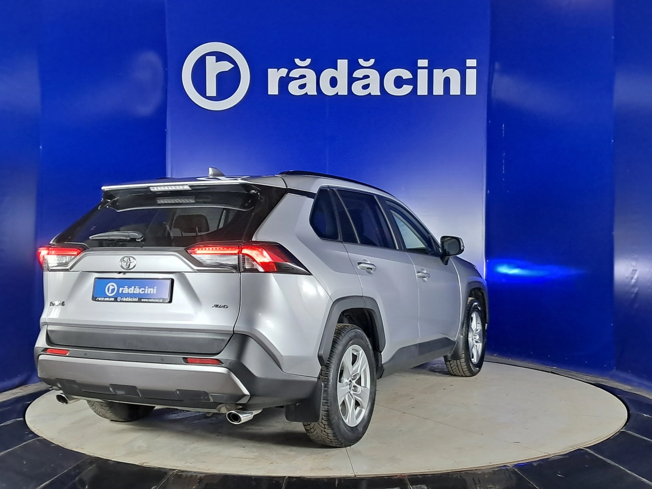 Toyota RAV4 SUV 2019