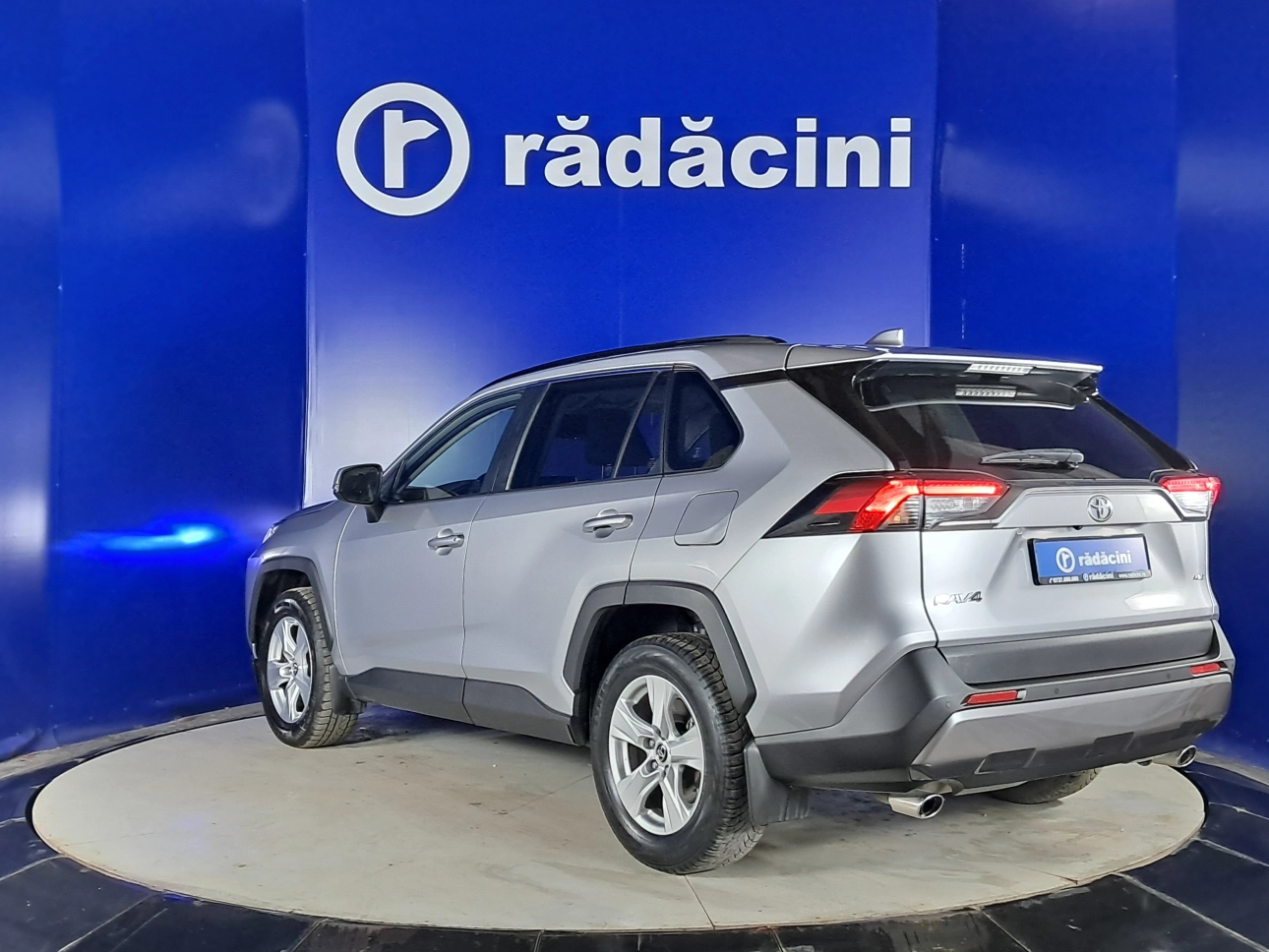 Toyota RAV4 SUV 2019