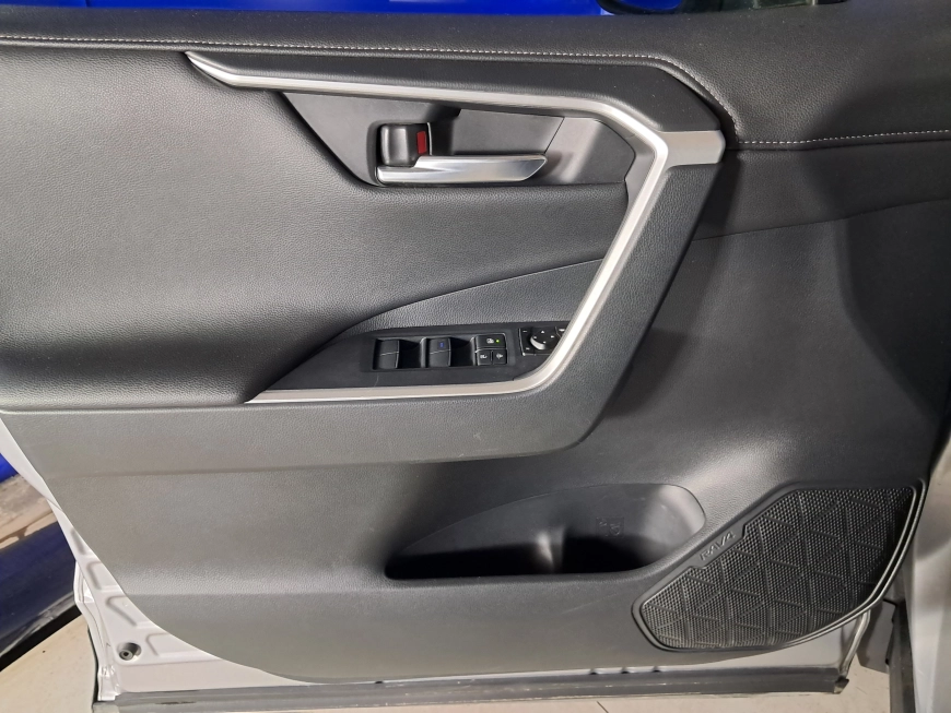 Toyota RAV4 SUV 2019