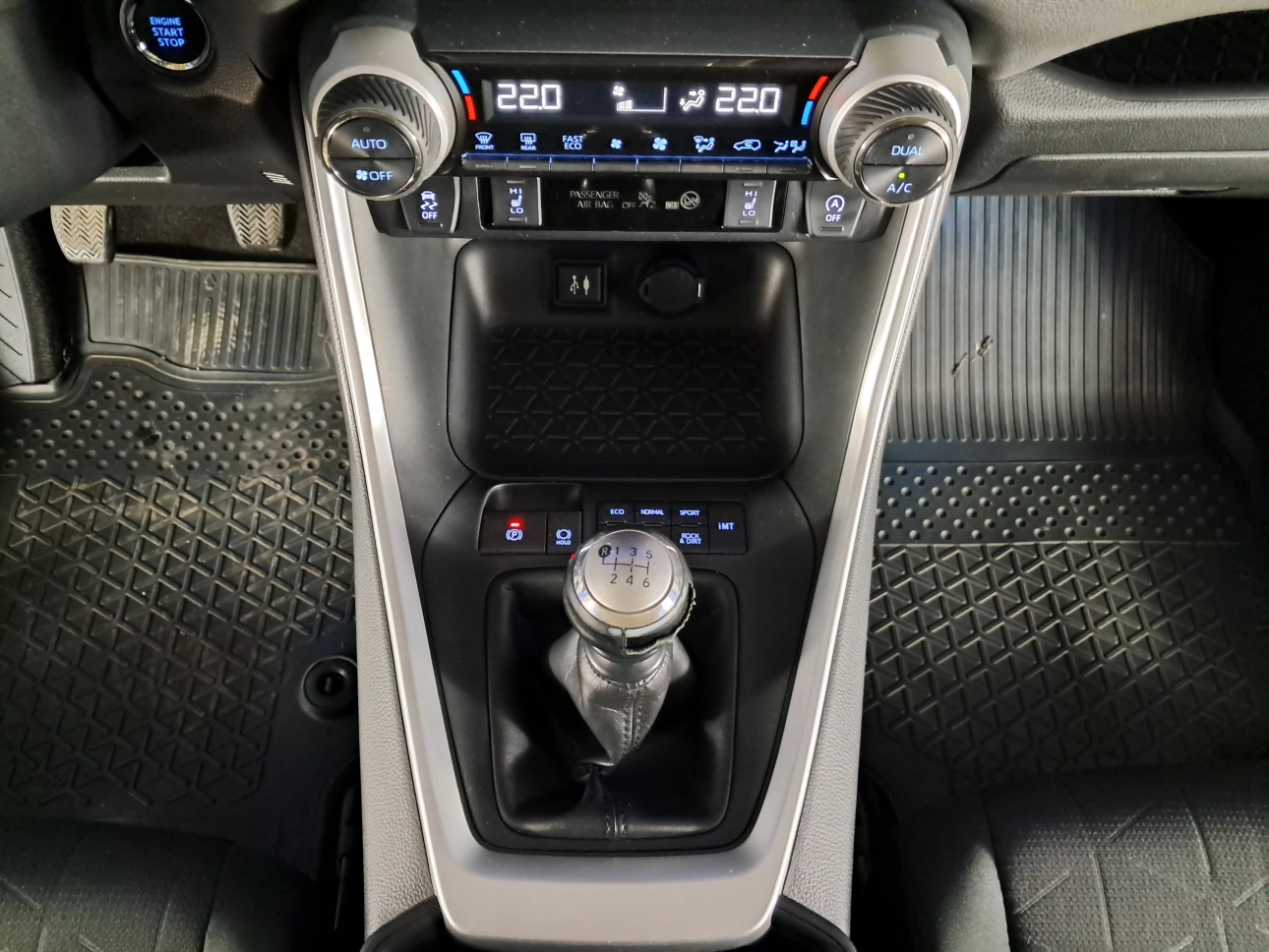 Toyota RAV4 SUV 2019