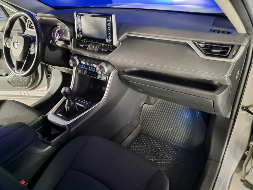 Toyota RAV4 SUV 2019