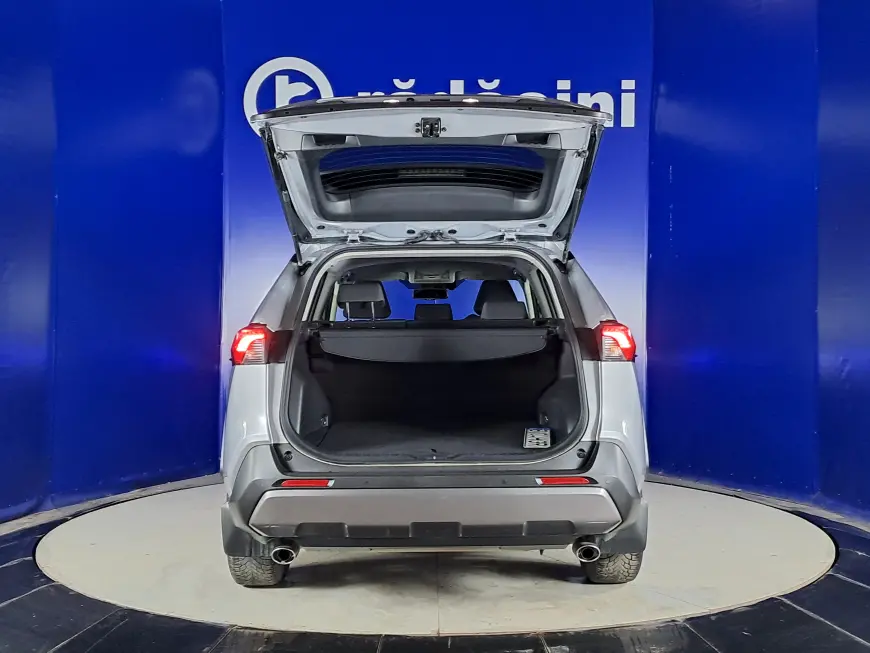 Toyota RAV4 SUV 2019