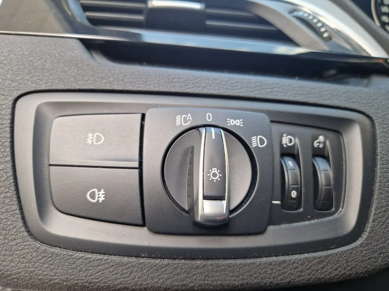 BMW X1 2.0 sDrive 18d 150CP AT ADVANTAGE 2020
