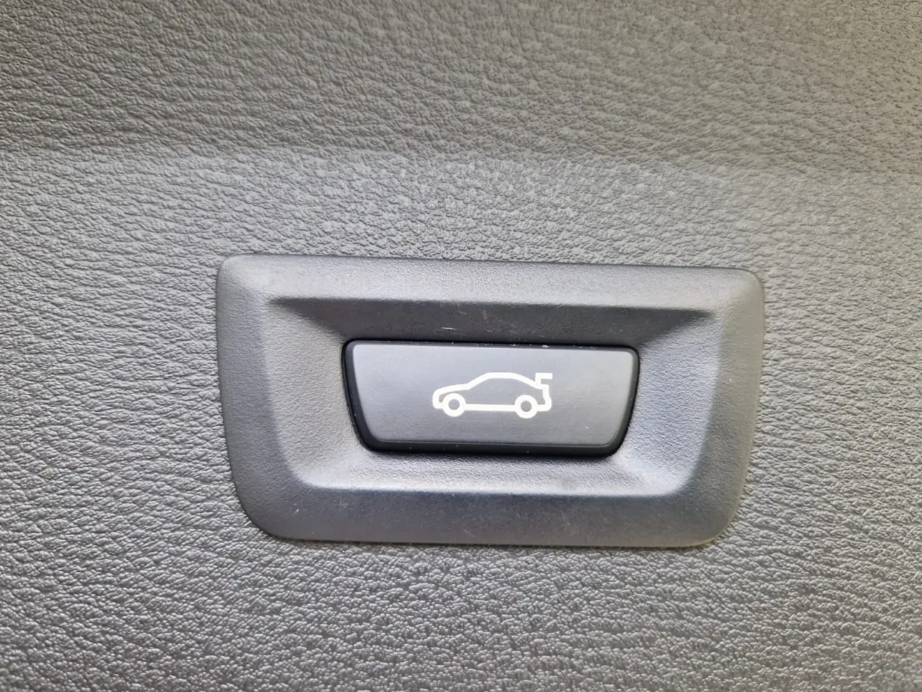 BMW X1 2.0 sDrive 18d 150CP AT ADVANTAGE 2020