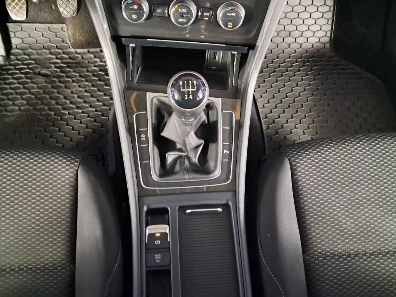 Volkswagen GOLF Hatchback 2019