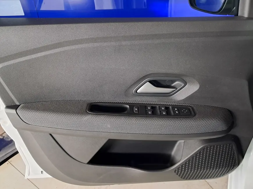 Dacia LOGAN Hatchback 2023