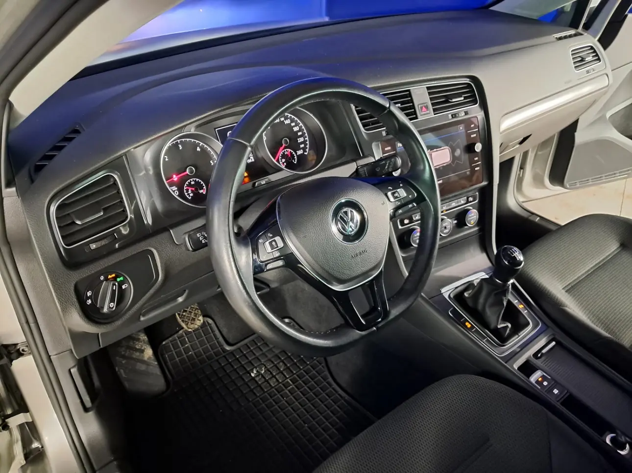 Volkswagen GOLF Hatchback 2018