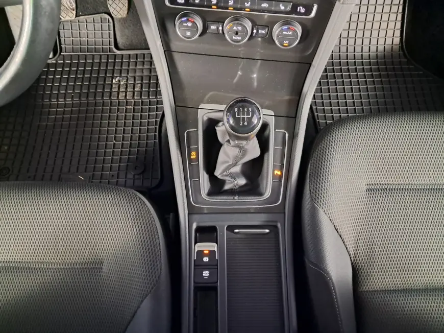 Volkswagen GOLF Hatchback 2018