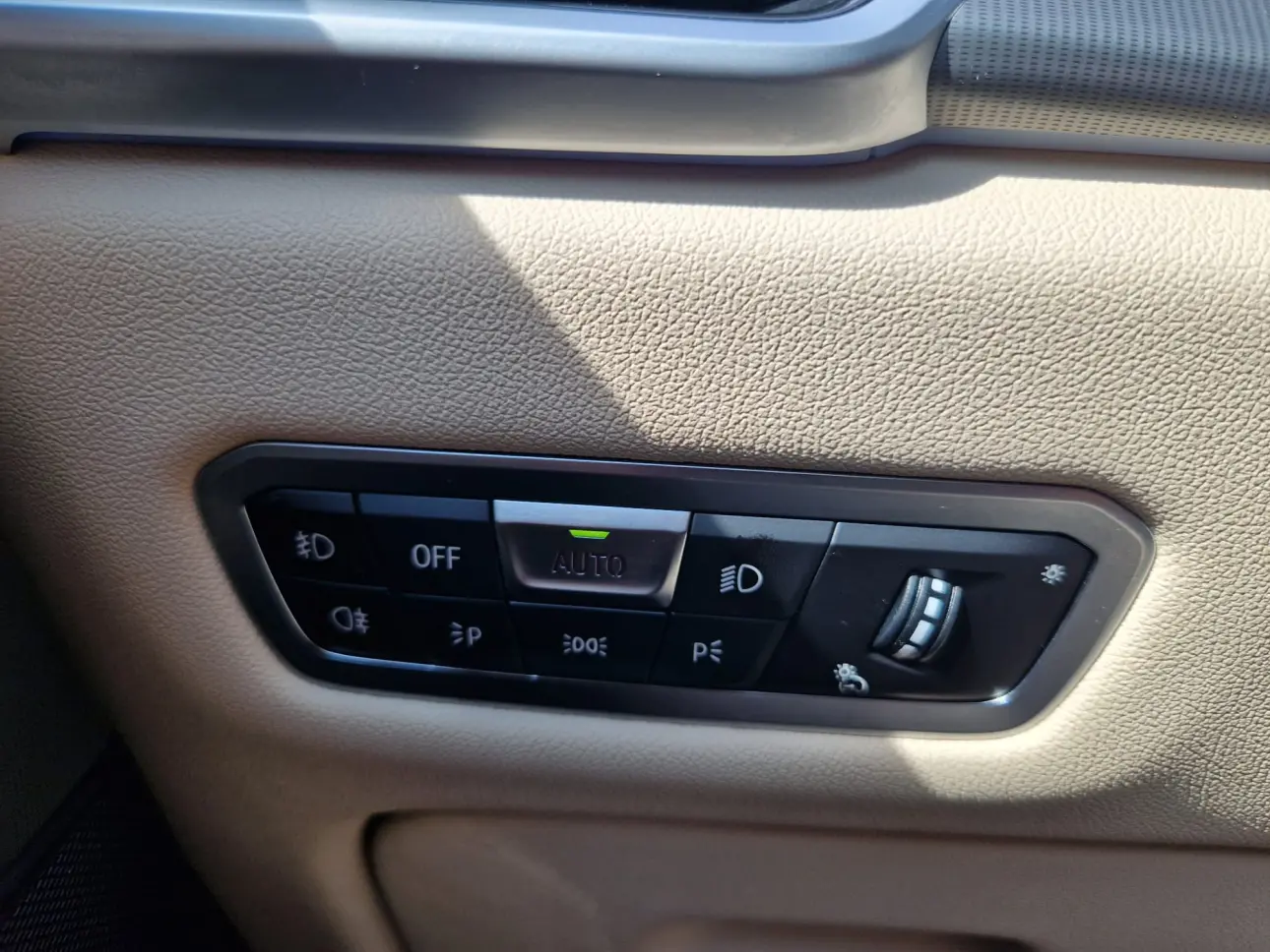 BMW X5 xDrive45e Lounge - StepTronic - PHEV - Automatic - 394cp - 2020