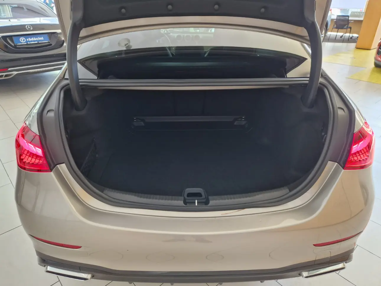 MERCEDES BENZ C300 2.0 MHEV 258CP 9-GTRONIC 4MATIC AMG LINE 2023