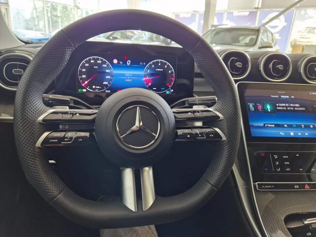 MERCEDES BENZ C300 2.0 MHEV 258CP 9-GTRONIC 4MATIC AMG LINE 2023
