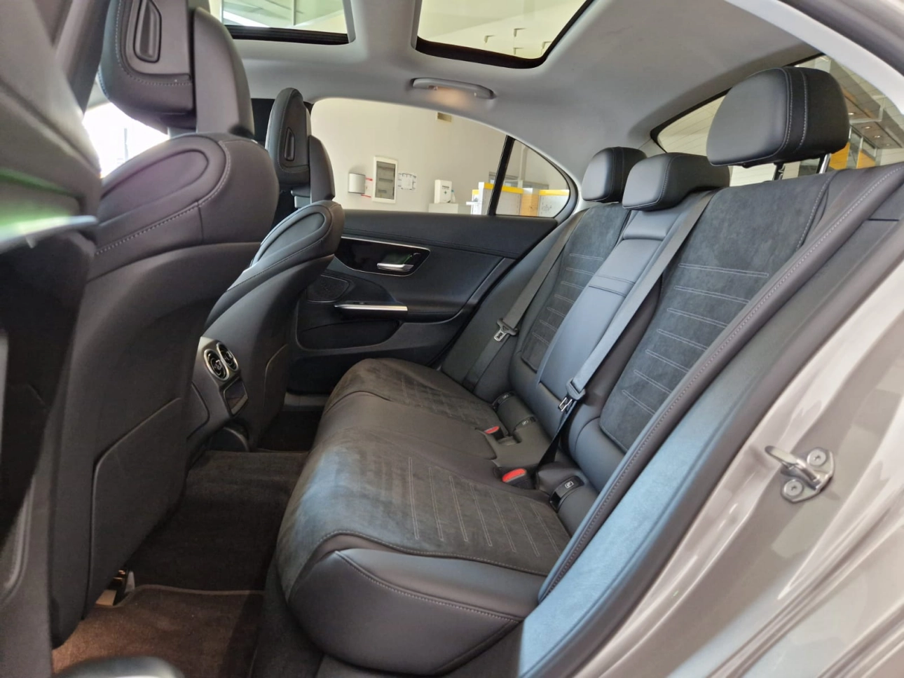 MERCEDES BENZ C C300 2.0 MHEV 258CP 9-GTRONIC 4MATIC AMG LINE 2023