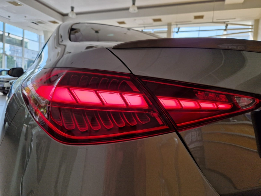 MERCEDES BENZ C C300 2.0 MHEV 258CP 9-GTRONIC 4MATIC AMG LINE 2023