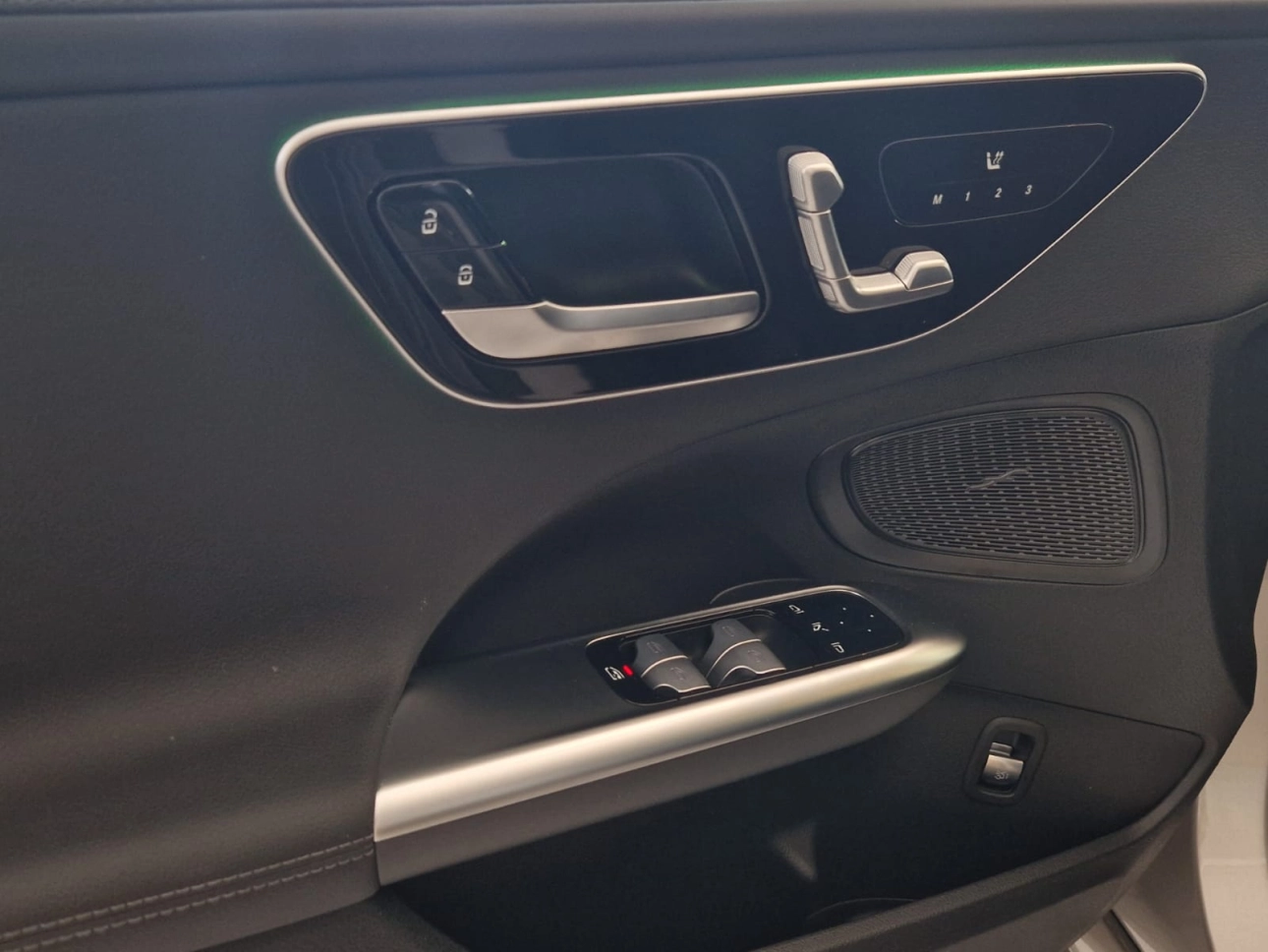 MERCEDES BENZ C C300 2.0 MHEV 258CP 9-GTRONIC 4MATIC AMG LINE 2023