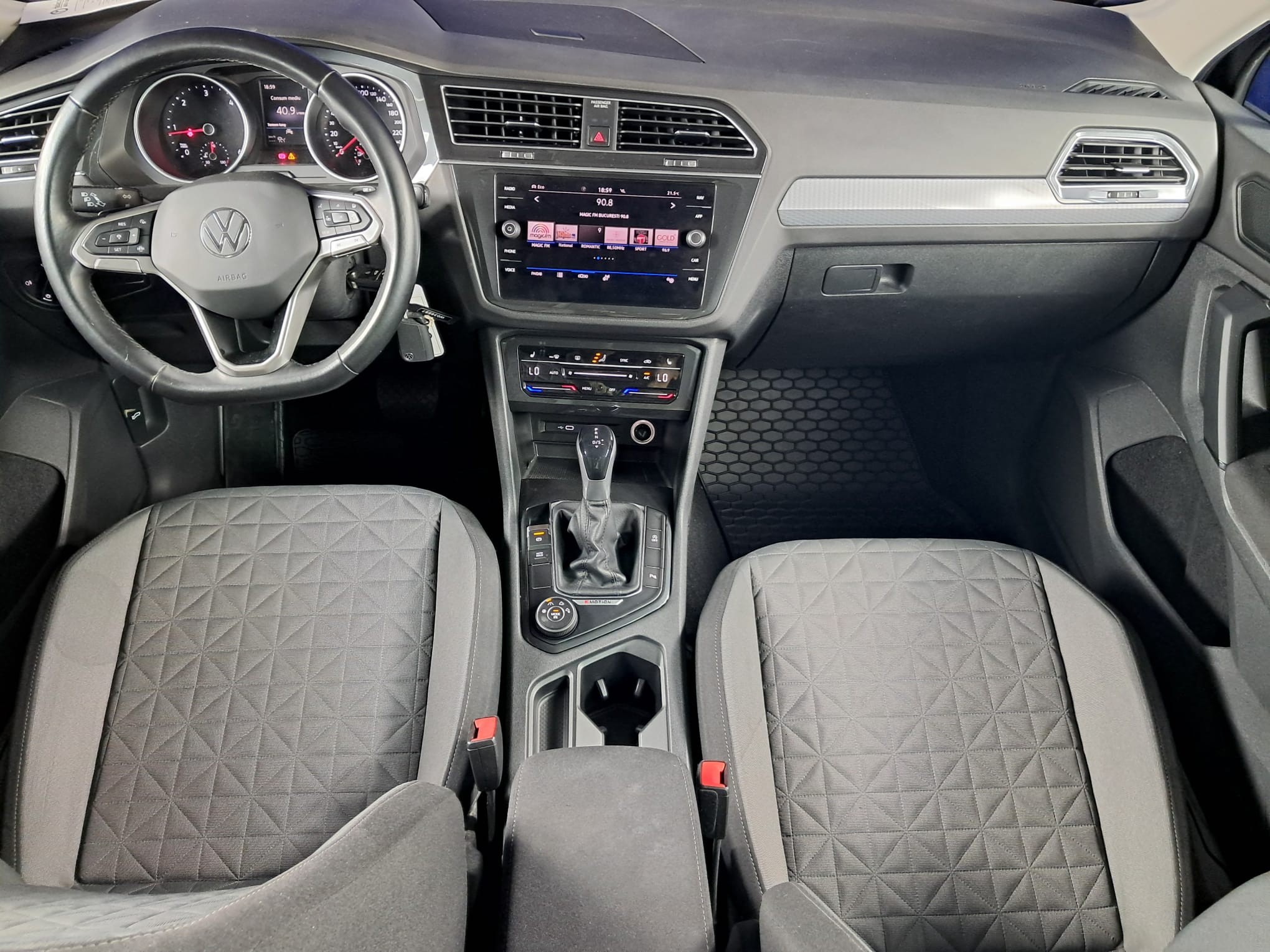 VOLKSWAGEN Tiguan 2020 — imagine 38