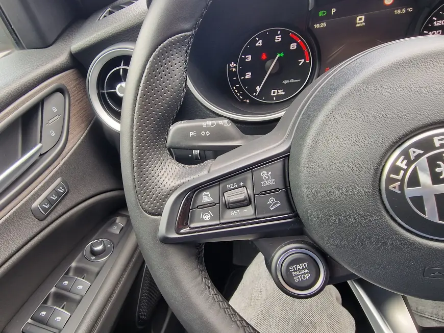 Alfa Romeo Stelvio 2.0 Turbo Ti - AWD - 280cp - Automatic - 2022