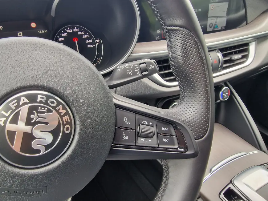 Alfa Romeo Stelvio 2.0 Turbo Ti - AWD - 280cp - Automatic - 2022