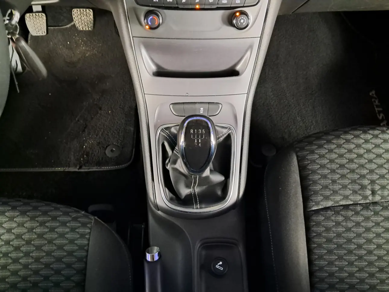 Opel ASTRA Hatchback 2016
