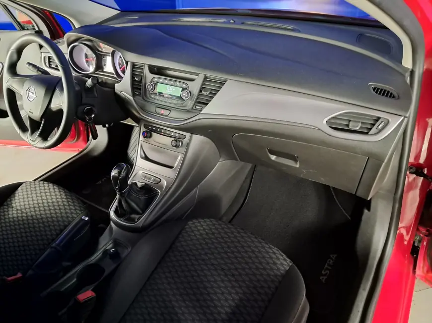 Opel ASTRA Hatchback 2016