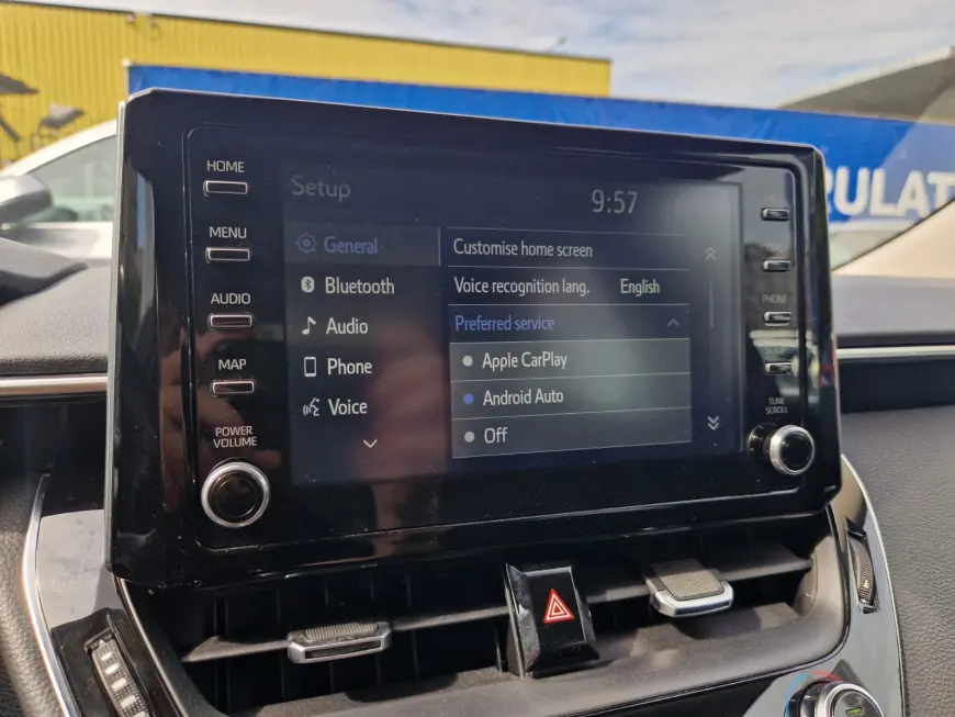 TOYOTA COROLLA SEDAN 1.8 HYBRID DYNAMIC E-CVT 2021