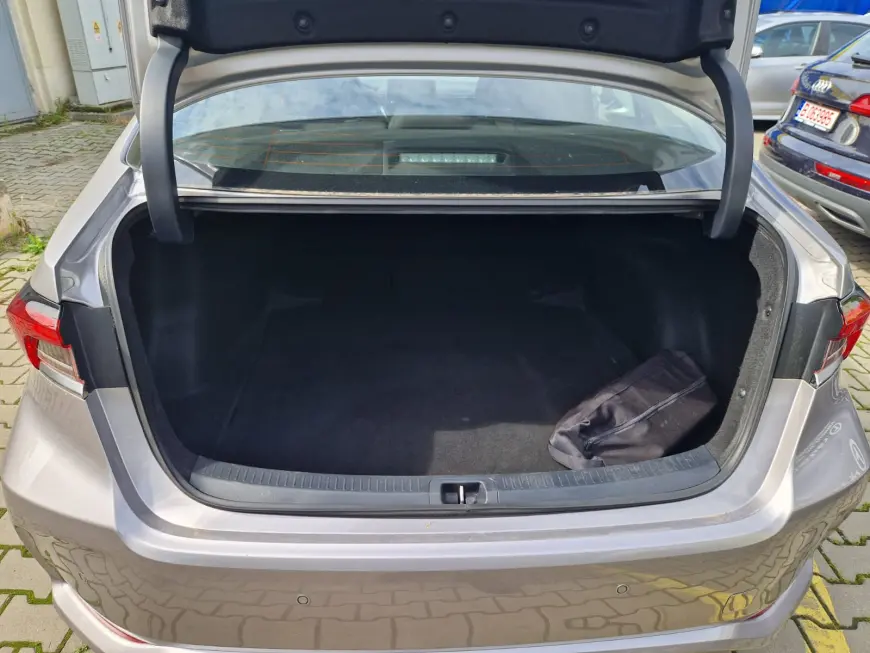 TOYOTA COROLLA SEDAN 1.8 HYBRID DYNAMIC E-CVT 2021