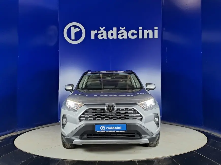 Toyota RAV4 SUV 2019