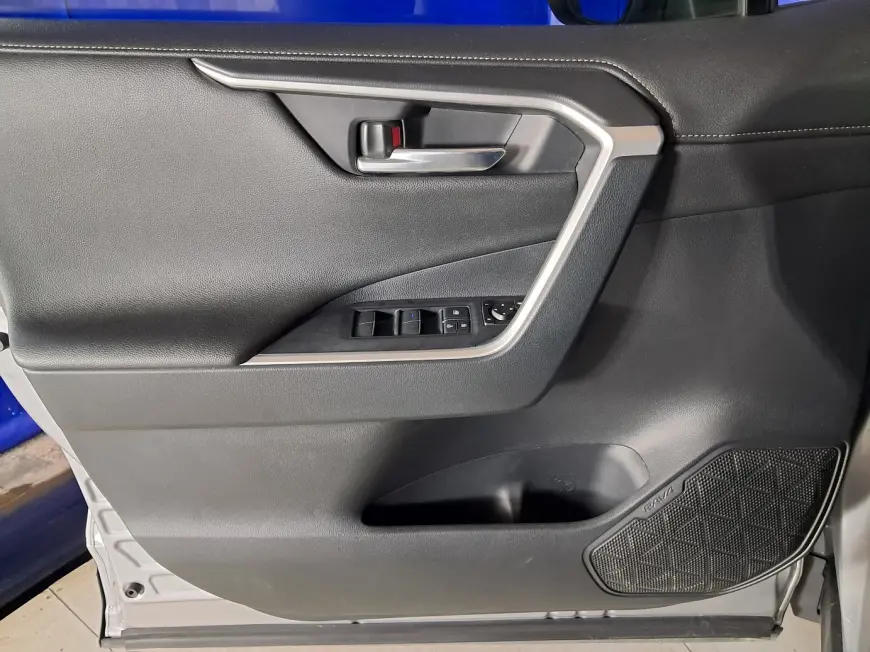 Toyota RAV4 SUV 2019