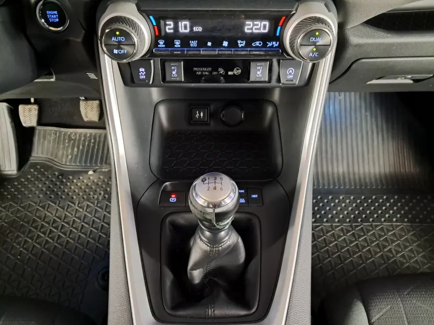 Toyota RAV4 SUV 2019