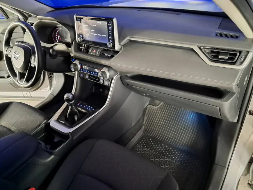 Toyota RAV4 SUV 2019