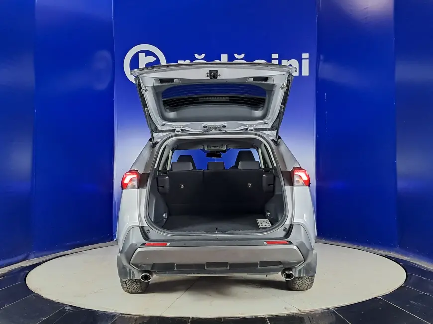 Toyota RAV4 SUV 2019